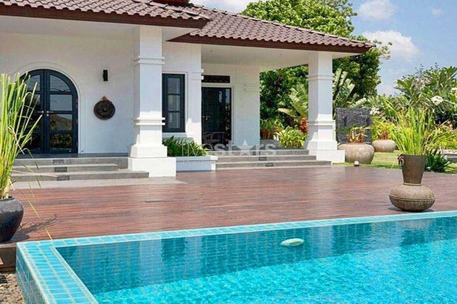 3-bedroom pool villa close to the beach 1163518994