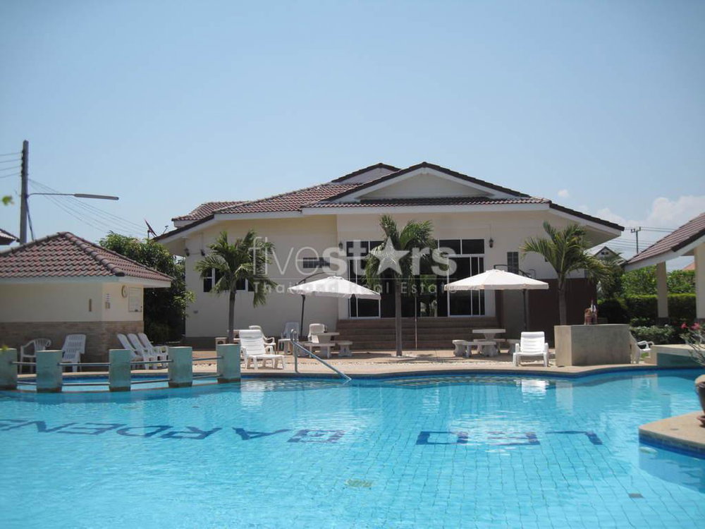 For sale in Hua Hin, 3 bedrooms villa not far from the beaches 4213266558