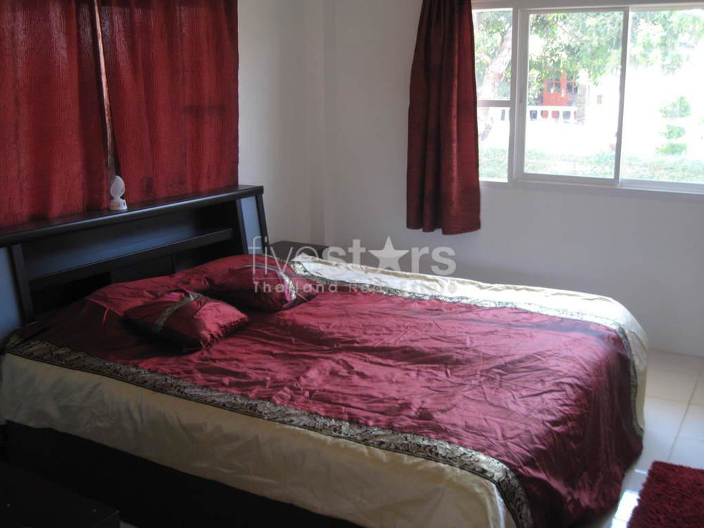 For sale in Hua Hin, 3 bedrooms villa not far from the beaches 4213266558