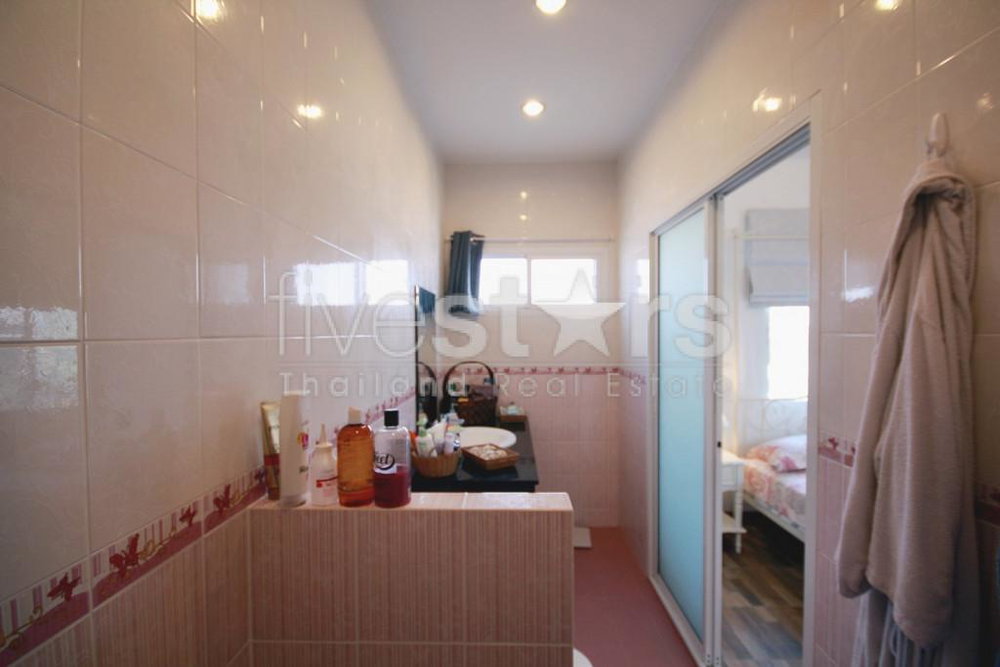 3 bed villa for sale in Bor Fai, Hua Hin 1676305395