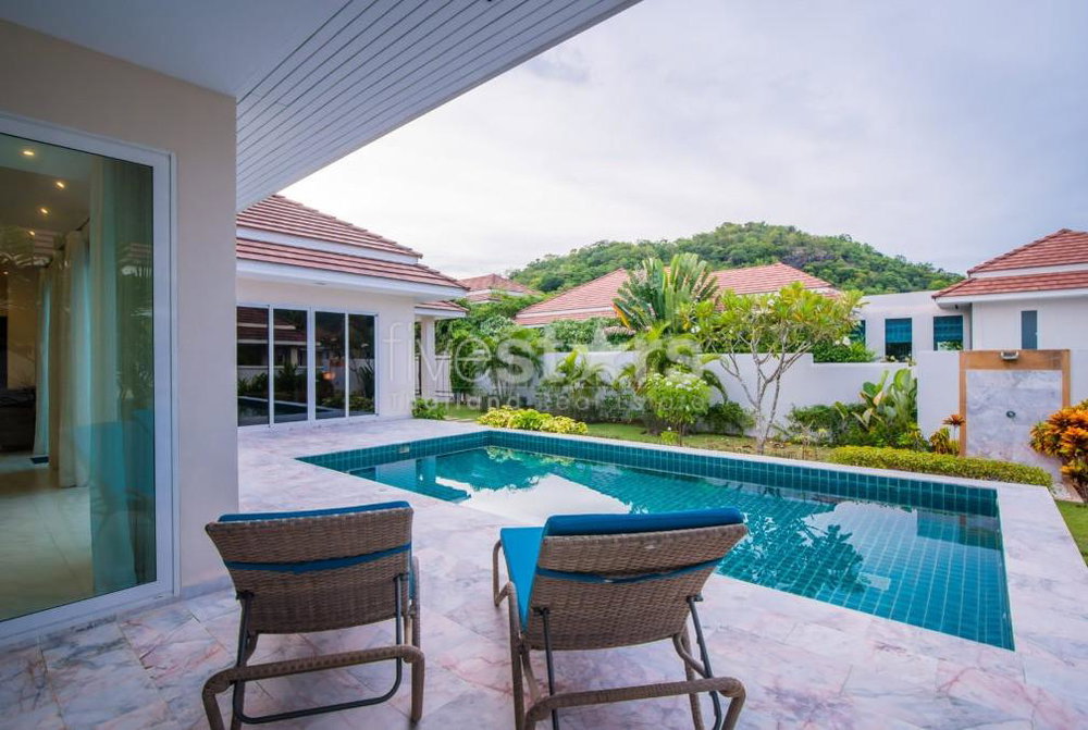 3 bedroom villa for sale in Hua Hin Beach, Hua Hin 689925079