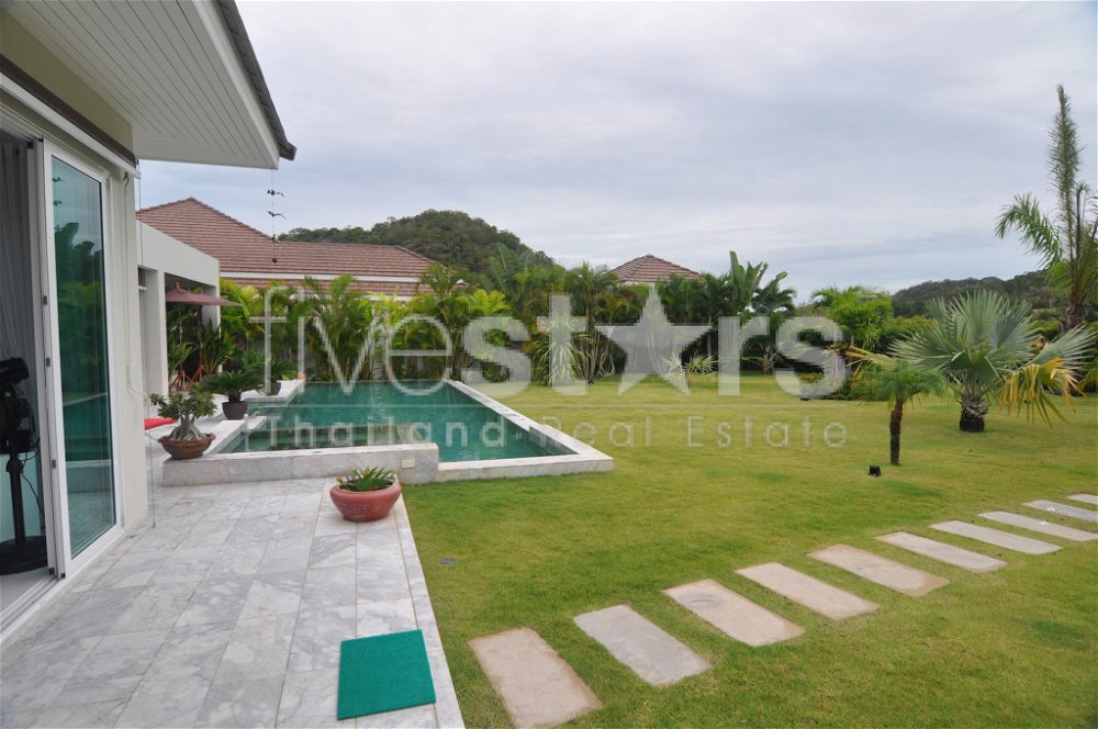 4 bedroom pool villa for sale in Hua Hin 4173101754
