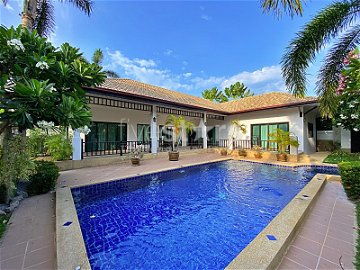 Great Value 3 Bed Pool Villa For Sale Near Black Mountain Golf Club 684986682