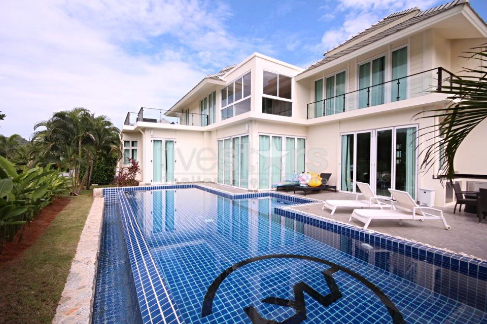 Two Story Pool Villa with Golf Membership For Sale 93400255