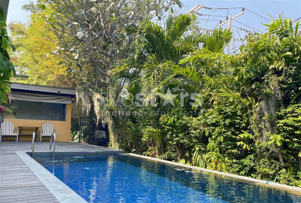 Large 4 Bedroom House With Pool Close To The Beach 997729472