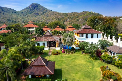 Bali Style Villa On Big Plot In Great Location! 758688530