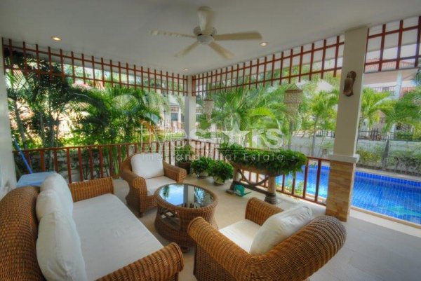 Lovely 3 Bedroom Pool Villa 3294301735
