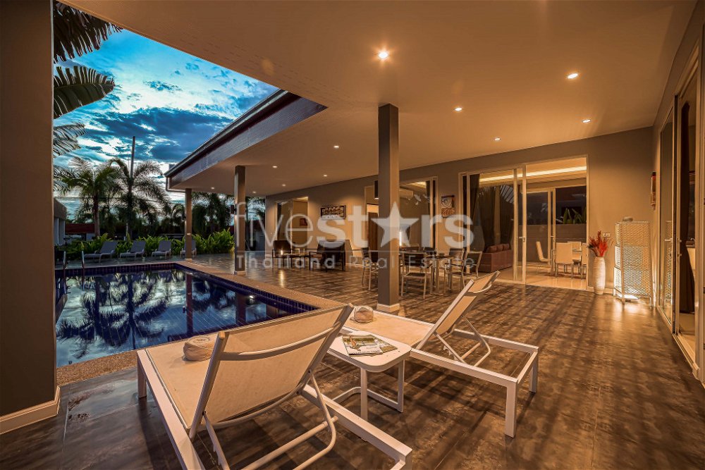 Modern 3 Bedroom Luxury Pool Villa 2171231283