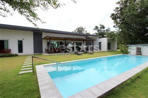 Well-built Modern 4 Bed Pool Villa 102103249