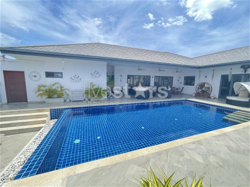 Sunset Views: 5 Bedroom Villa in absolutely superb condition 4017511908