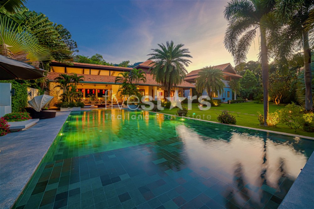 Beautiful Designed 5 Bedroom Bali Residence Close To Town and Beaches 2370997987