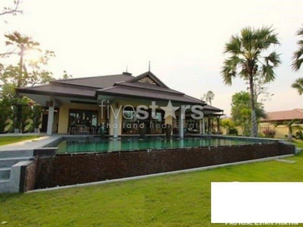 Luxury Bali Style Pool Villa with Amazing Gardens 4199923317