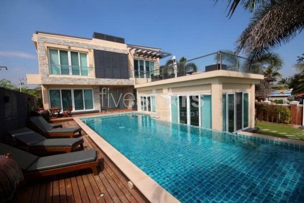 4 Bed Beachfront Pool Villa 3654108116