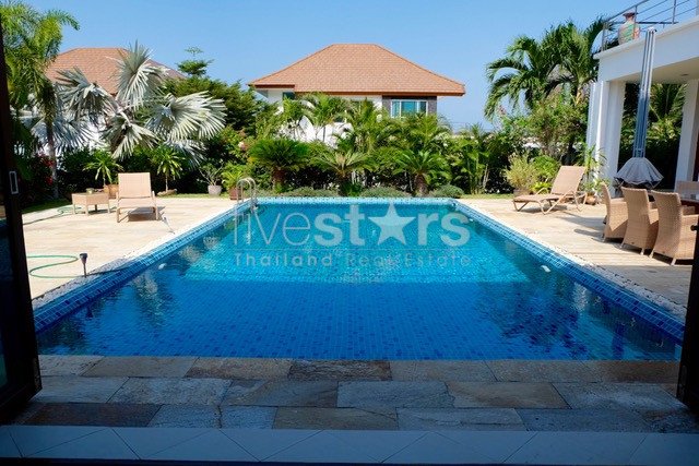 Phu Montra : Luxury 3 Bedroom Pool Villa 2610025945
