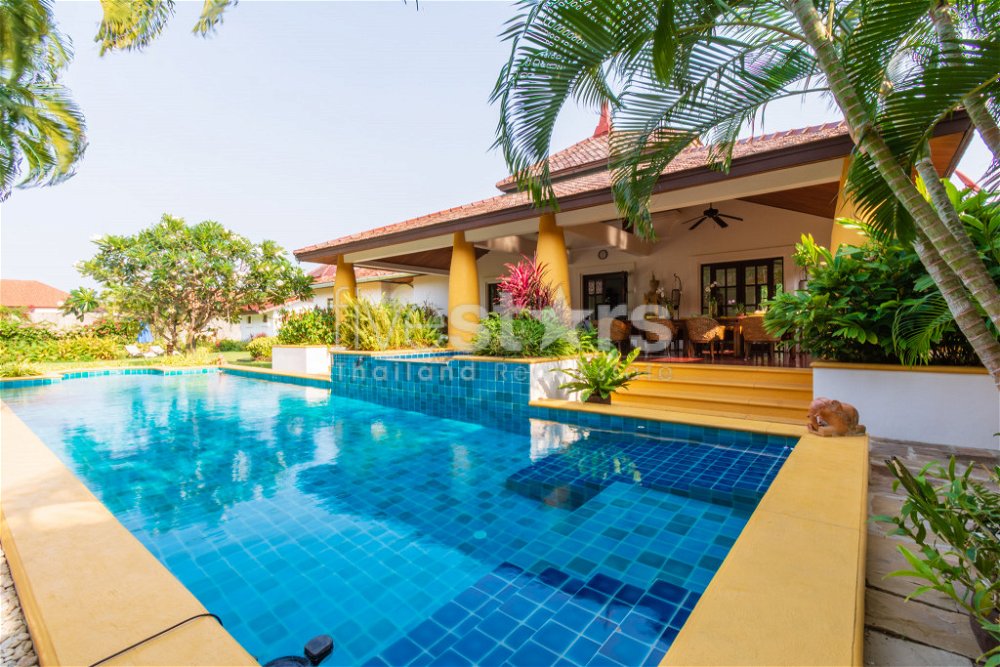 Luxury 5 Bedroom Bali Style Villa – Close to town 1124244118