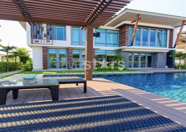 Close to the Beach modern 2 storey 2 bed pool Villa 260408489