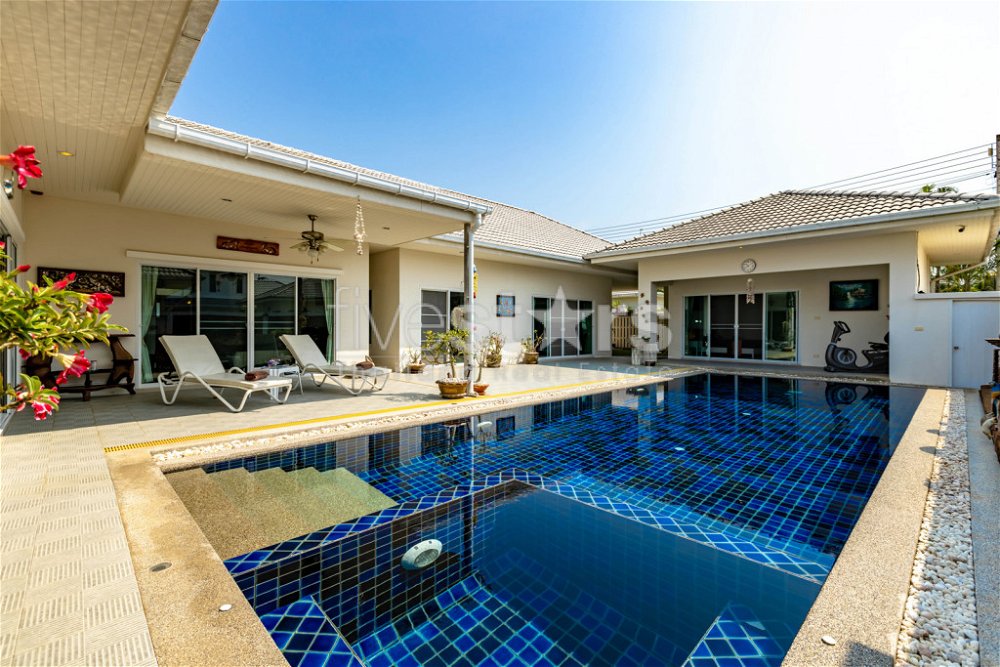 6 Bedroom Pool Villa for Sale – Great Investment Property 379500008