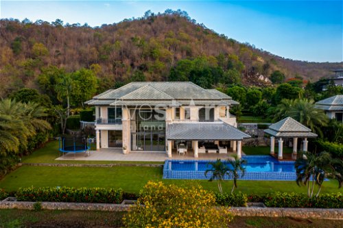 Black Mountain Golf Course : 5 Bedroom Luxury Mansion 1374247333