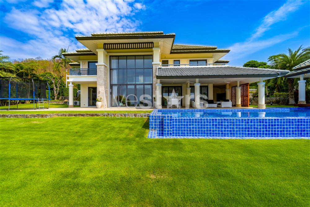Black Mountain Golf Course : 5 Bedroom Luxury Mansion 1374247333