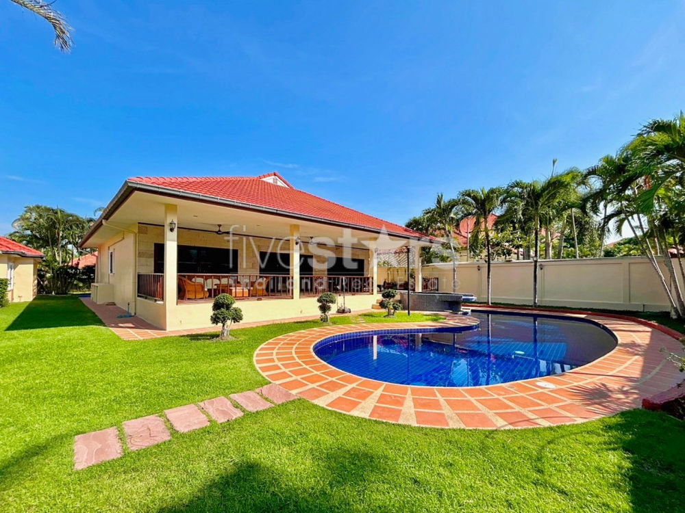 Crystal View : Large Renovated 3 Bedroom Pool Villa 3810767365