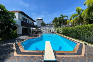 Luxury 6-Bedroom Pool Villa in Hua Hin City Center – Walk to Market Village & the Beach 2694951831