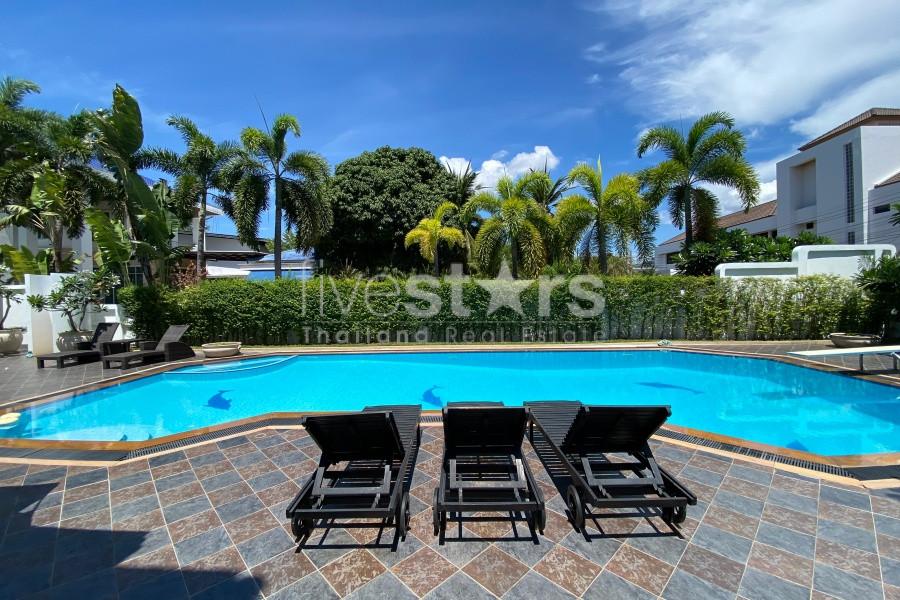 Luxury 6-Bedroom Pool Villa in Hua Hin City Center – Walk to Market Village & the Beach 2694951831