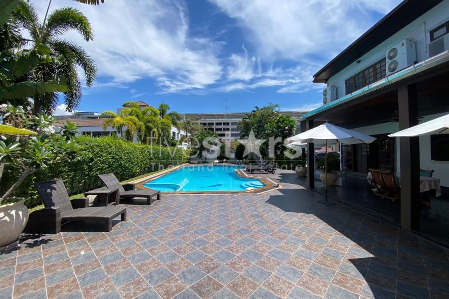 Luxury 6-Bedroom Pool Villa in Hua Hin City Center – Walk to Market Village & the Beach 2694951831