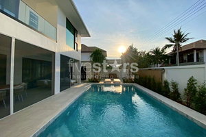 Elegant 4-Bedroom Villa with Solar Power & Private Gym – Hua Hin Luxury Living 310751726