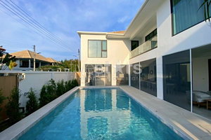 Elegant 4-Bedroom Villa with Solar Power & Private Gym – Hua Hin Luxury Living 310751726