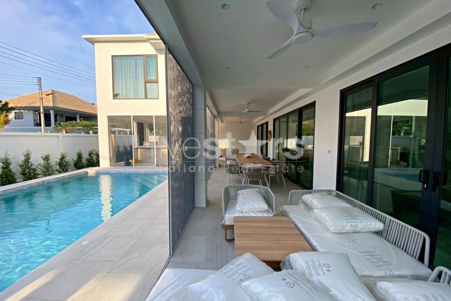 Elegant 4-Bedroom Villa with Solar Power & Private Gym – Hua Hin Luxury Living 310751726
