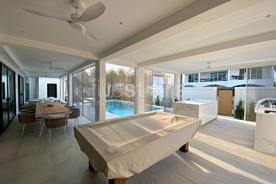 Elegant 4-Bedroom Villa with Solar Power & Private Gym – Hua Hin Luxury Living 310751726