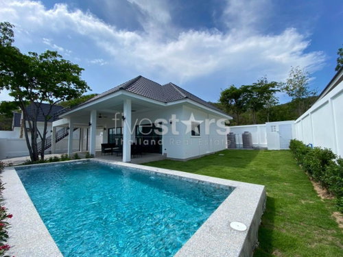 View Till Khao – Modern 3-Bedroom Pool Villa with Rooftop Terrace 4226159835