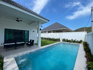 View Till Khao – Modern 3-Bedroom Pool Villa with Rooftop Terrace 4226159835