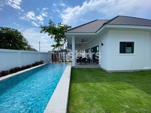 View Till Khao – Modern 3-Bedroom Pool Villa with Rooftop Terrace 4226159835