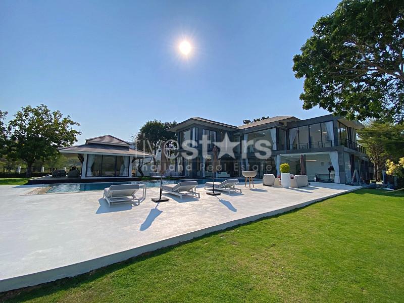 Exquisite Pool Villa Overlooking the Fairways of Palm Hills Golf Club 2459422997