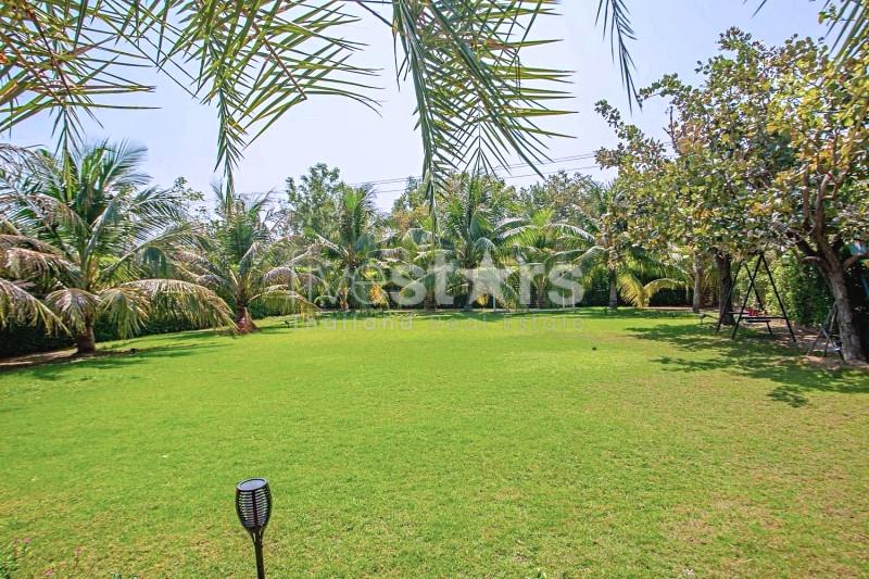 Spacious 3-Bedroom Pool Villa with Expansive Tropical Garden in Hua Hin’s Bor Fai Area 3851477379