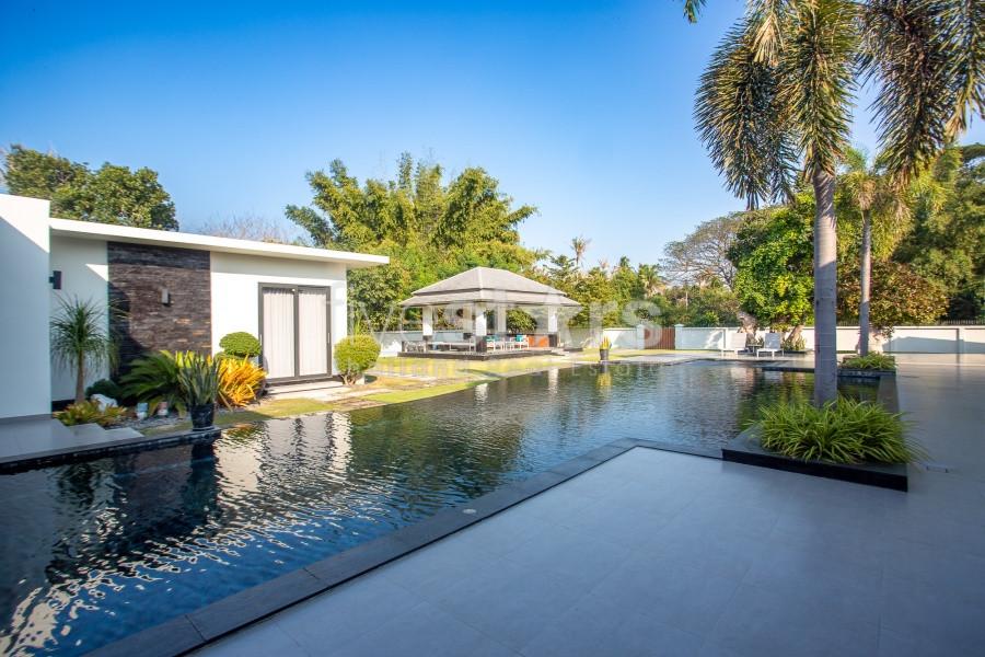 Luxury 6-Bedroom Pool Villa on 2 Rai of Land for Sale in Hin Lek Fai, Hua Hin 1644756300