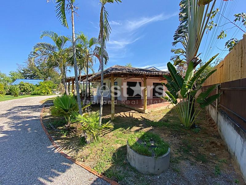 Family 4-Bedroom Farmhouse with Guest House, 6 Rai of Land, and Private Fishing Lake for Sale in Paknampran 3849804206