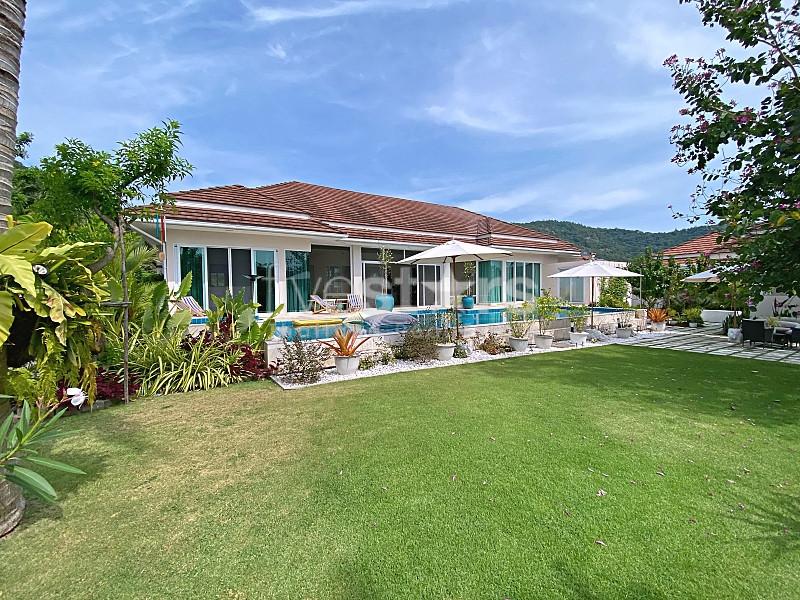 Stunning 3-Bedroom Luxury Pool Villa for Sale at Red Mountain Hua Hin 1114683462