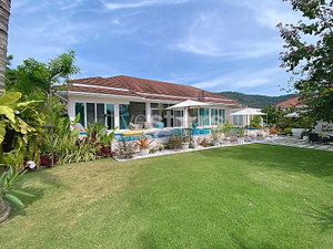 Stunning 3-Bedroom Luxury Pool Villa for Sale at Red Mountain Hua Hin 1114683462