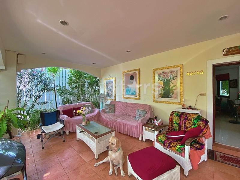 Traditional 3-Bedroom Villa in Peaceful Development with Communal Pool 1533774087