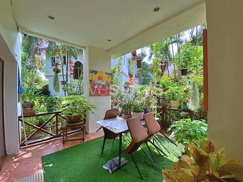 Traditional 3-Bedroom Villa in Peaceful Development with Communal Pool 1533774087