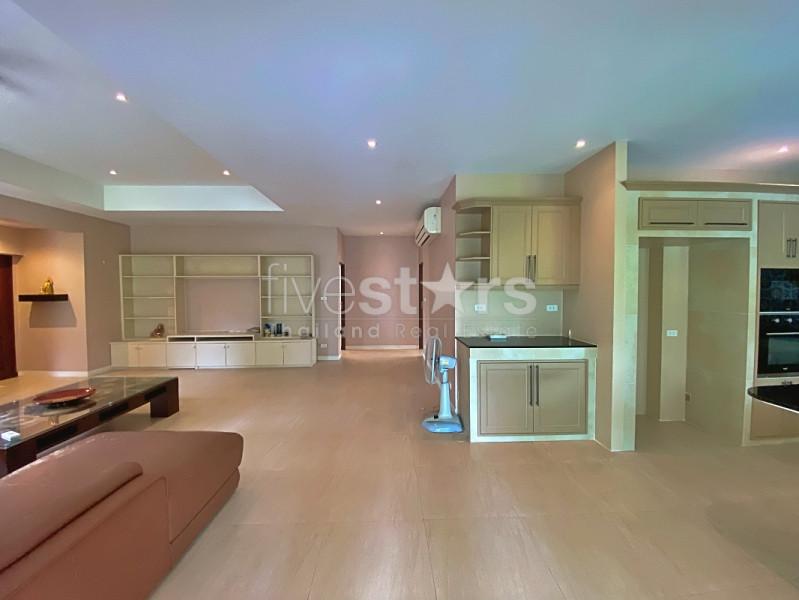 Stunning 3 Bedroom Pool Villa for Sale in Hua Hin with Large Tropical Garden and Guesthouse 121760338