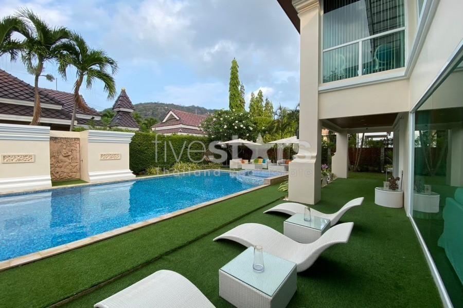 Stunning 5-Bedroom Villa with Mountain Views, Near Sainoi Beach in Hua Hin 3094931681