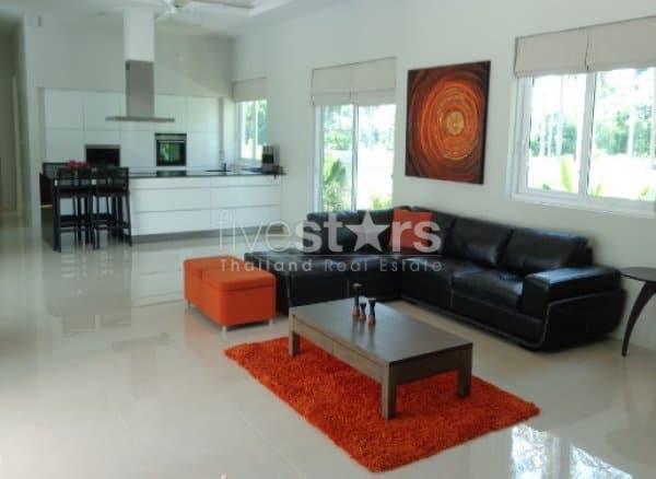 White Beach Villas : Coconut Villa E 1207991445