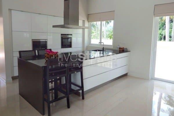 White Beach Villas : Coconut Villa E 1207991445