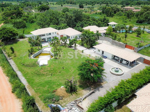 5 Bedroom House On Large Land Plot 1937789500