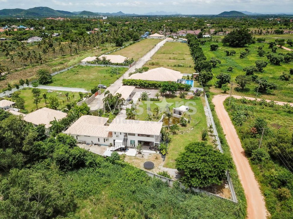 5 Bedroom House On Large Land Plot 1937789500