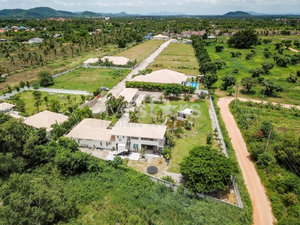 5 Bedroom House On Large Land Plot 1937789500