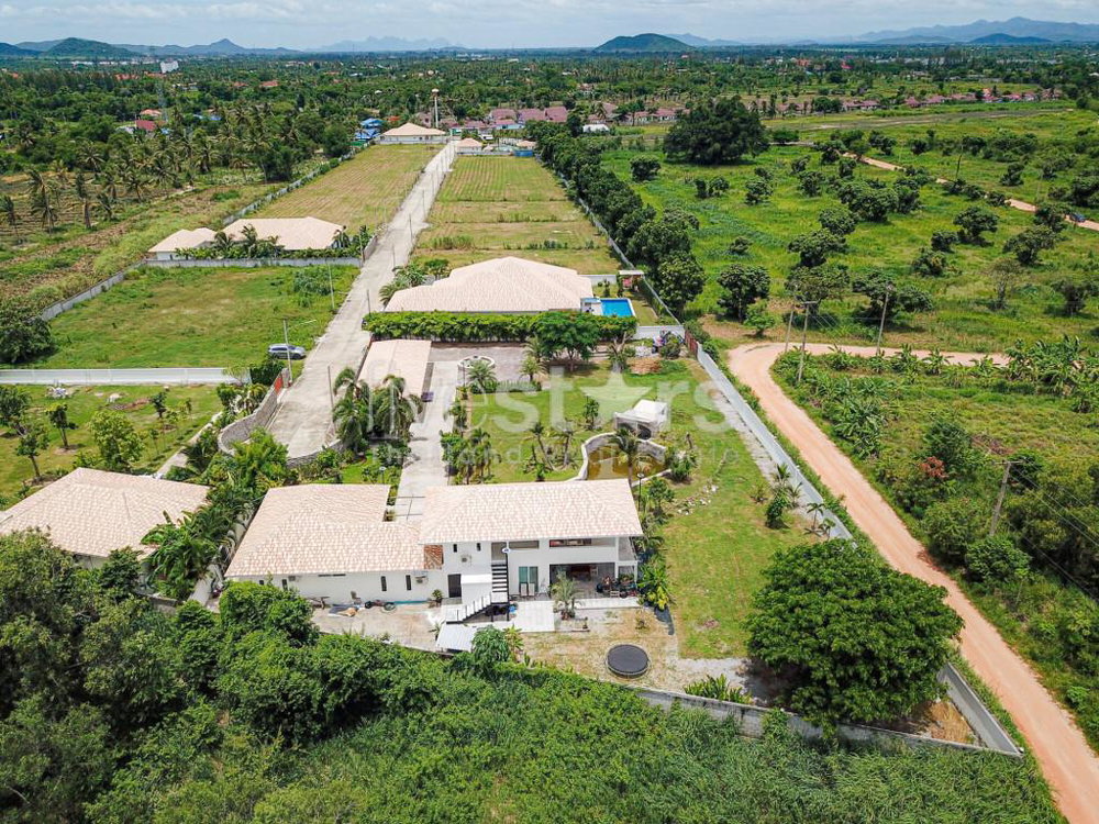 5 Bedroom House On Large Land Plot 1937789500